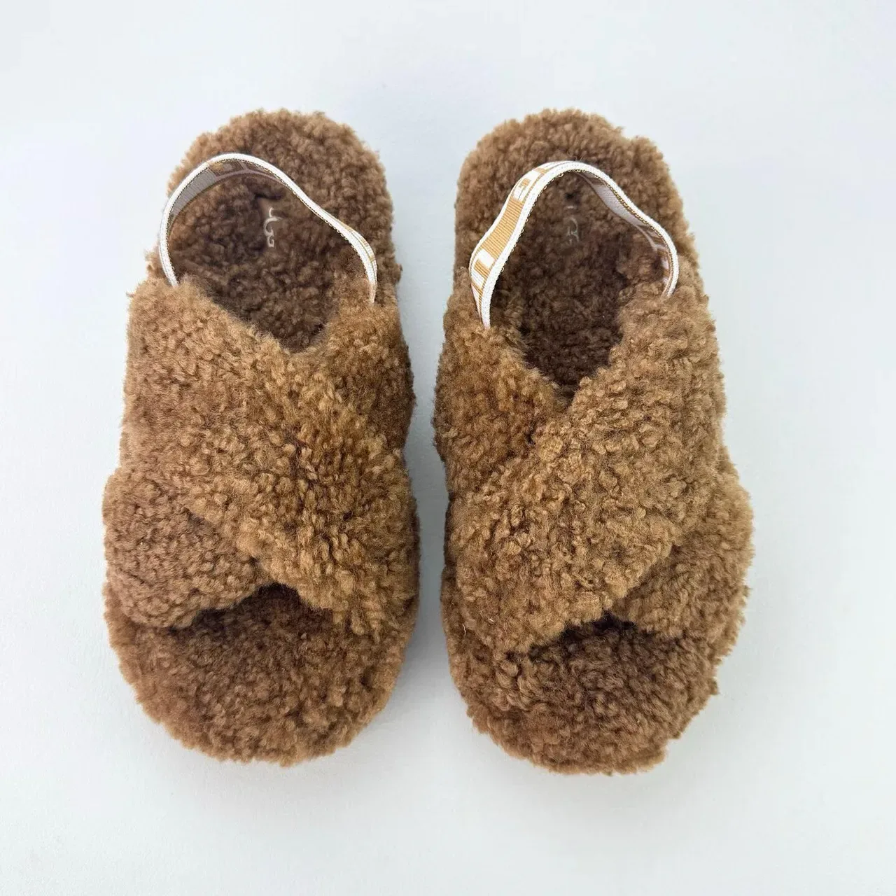 UGG Tasman ব্রাউন ফাজি ক্রস-স্ট্র্যাপ প্ল্যাটফর্ম স্লিপার 8
