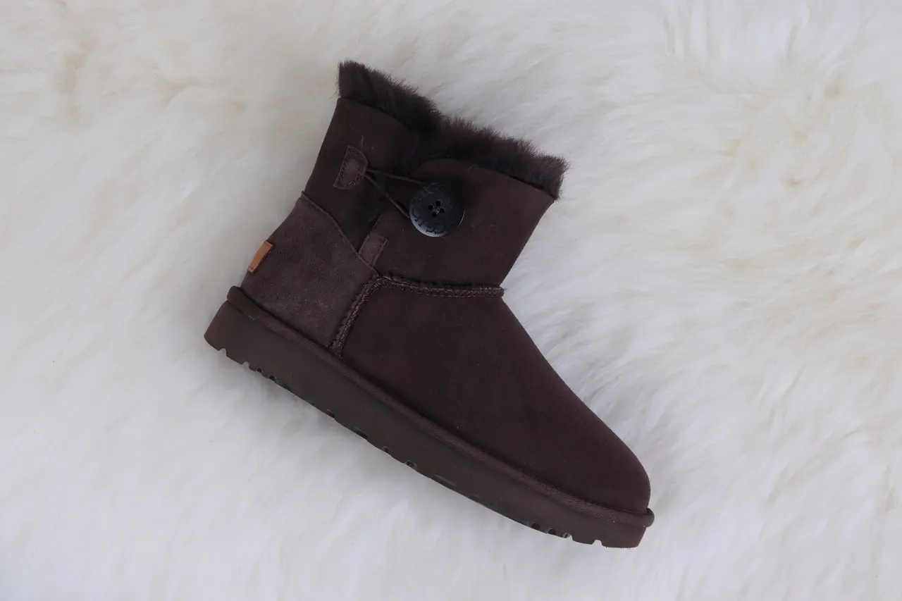 UGG तास्मान भूरी सूड शियरलिंग-लाइन्ड एंकील बूट्स 2