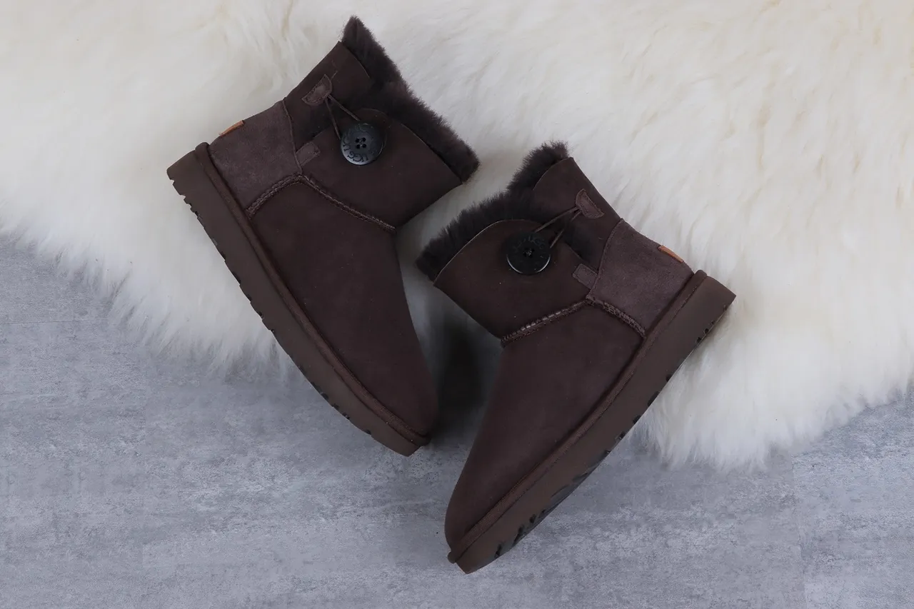 UGG तास्मान भूरी सूड शियरलिंग-लाइन्ड एंकील बूट्स 3