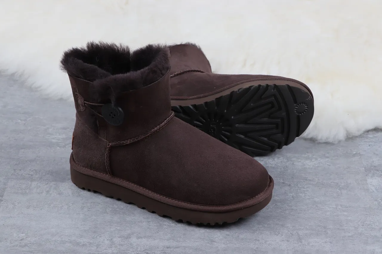 UGG तास्मान भूरी सूड शियरलिंग-लाइन्ड एंकील बूट्स 10