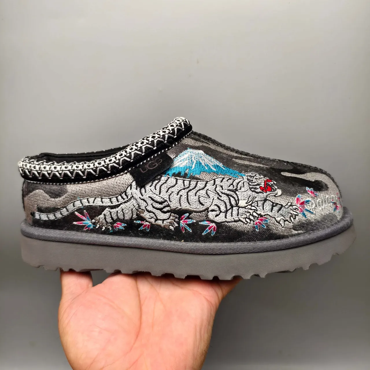 UGG Tasman Gray Multicolor Embroidered Tiger And Mountain Motif Braided Knit Collar Trim Casual Shoes 2