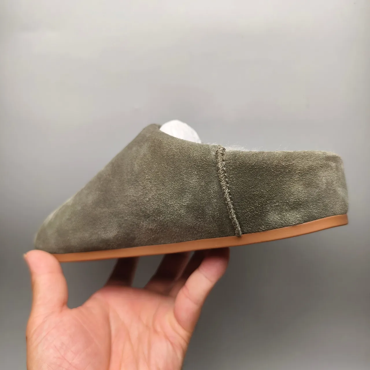 UGG Tasman 橄榄绿麂皮羊毛内衬拖鞋 4