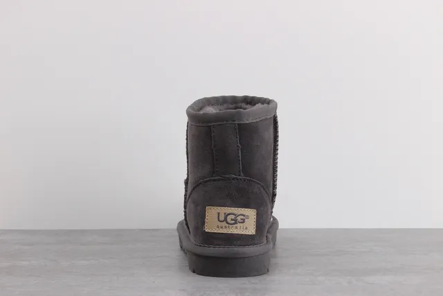 UGG Tasman শার্ক-টুথ গ্রাফিক স্নো বুট 5