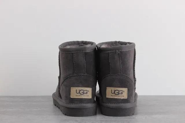 UGG Tasman শার্ক-টুথ গ্রাফিক স্নো বুট 7