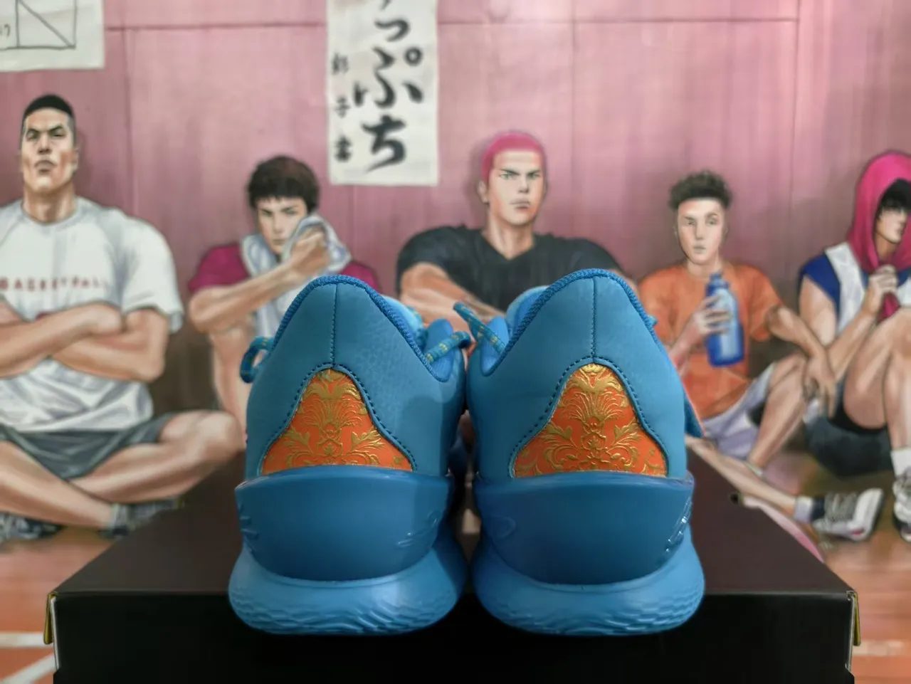 Under Armour Flow أزرق برتقالي شبكة وسط القدم حزام أحذية كرة السلة 3
