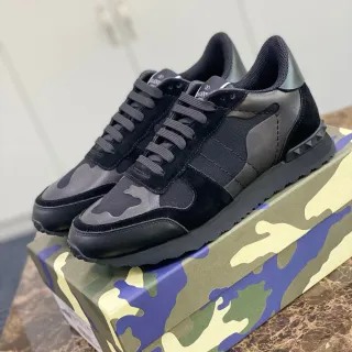 Valentino Negro Army Green Camuflaje Paneles Pirámide Stud Detailing Lifestyle Sneakers