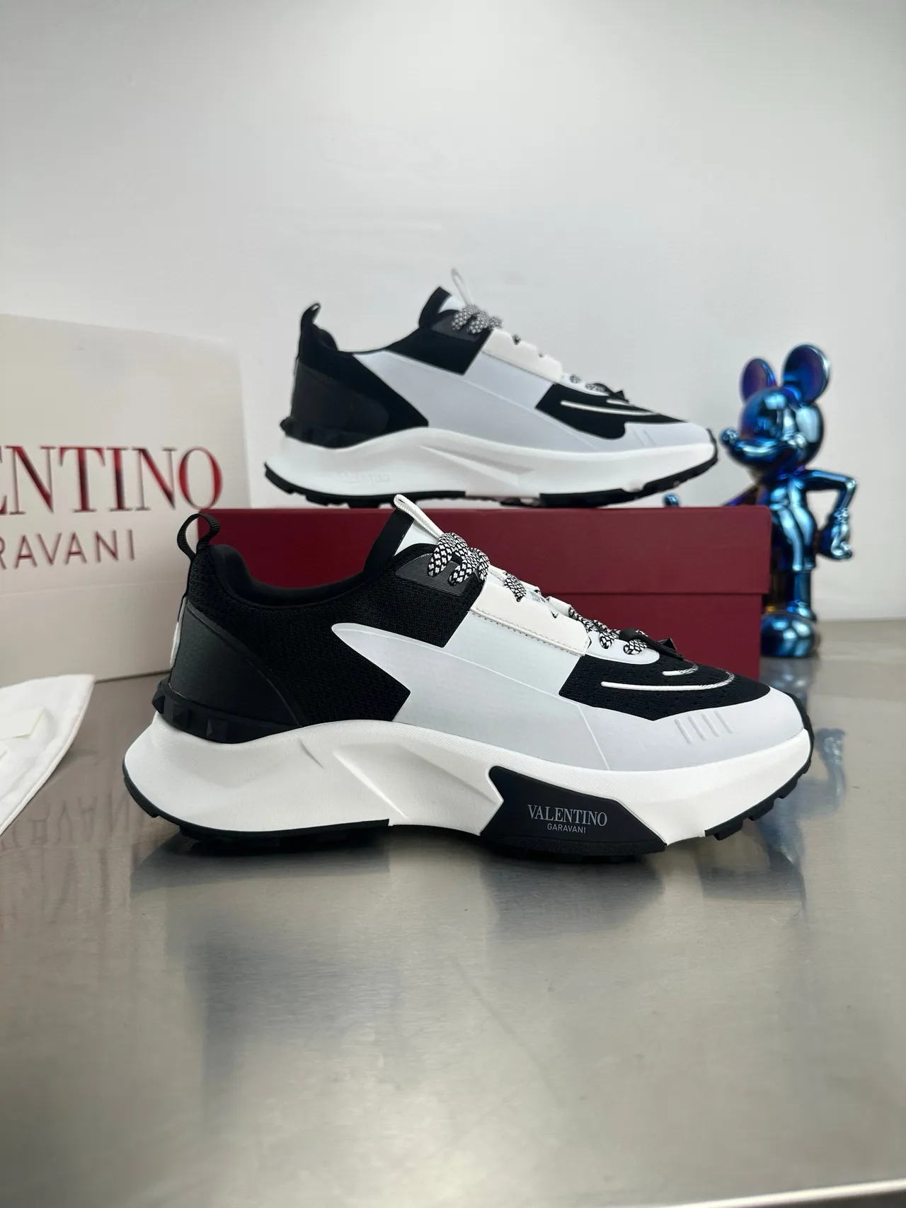 Valentino Noir Blanc Semelle de plateforme Panneaux asymétriques Sneakers Chunky 4