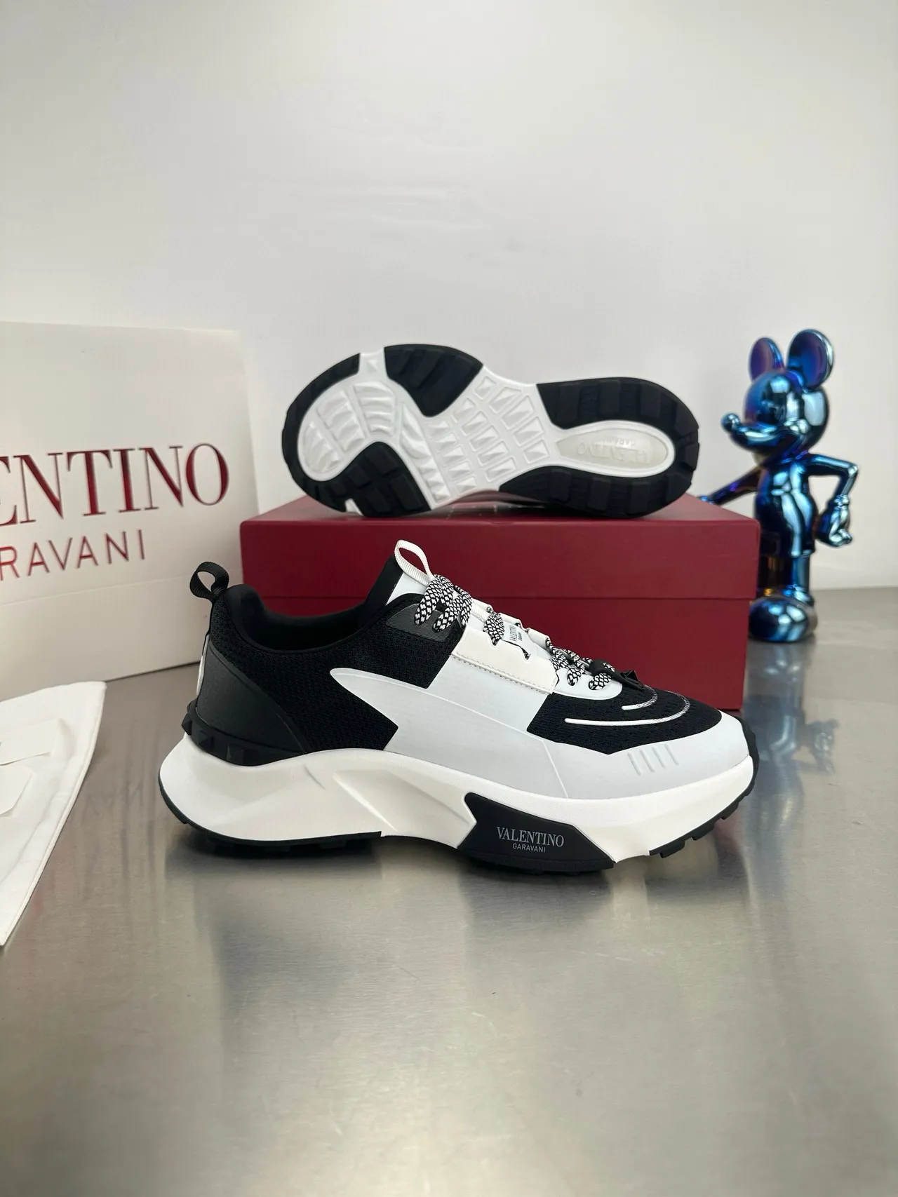 Valentino Noir Blanc Semelle de plateforme Panneaux asymétriques Sneakers Chunky 7