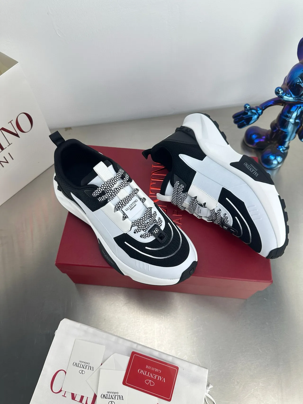 Valentino Noir Blanc Semelle de plateforme Panneaux asymétriques Sneakers Chunky 9