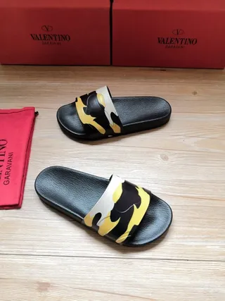 Valentino Garavani Camo Slide 黑色 黄色 白色 拖鞋 4
