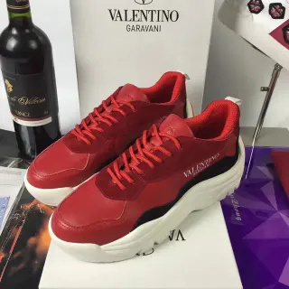 Valentino লাল সাদা চামড়ার উপর মোটা সোল স্নিকার্স