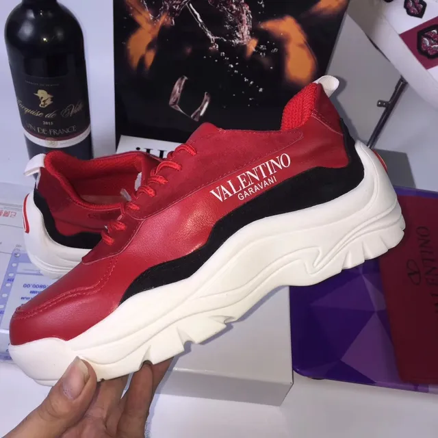 Valentino লাল সাদা চামড়ার উপর মোটা সোল স্নিকার্স 5