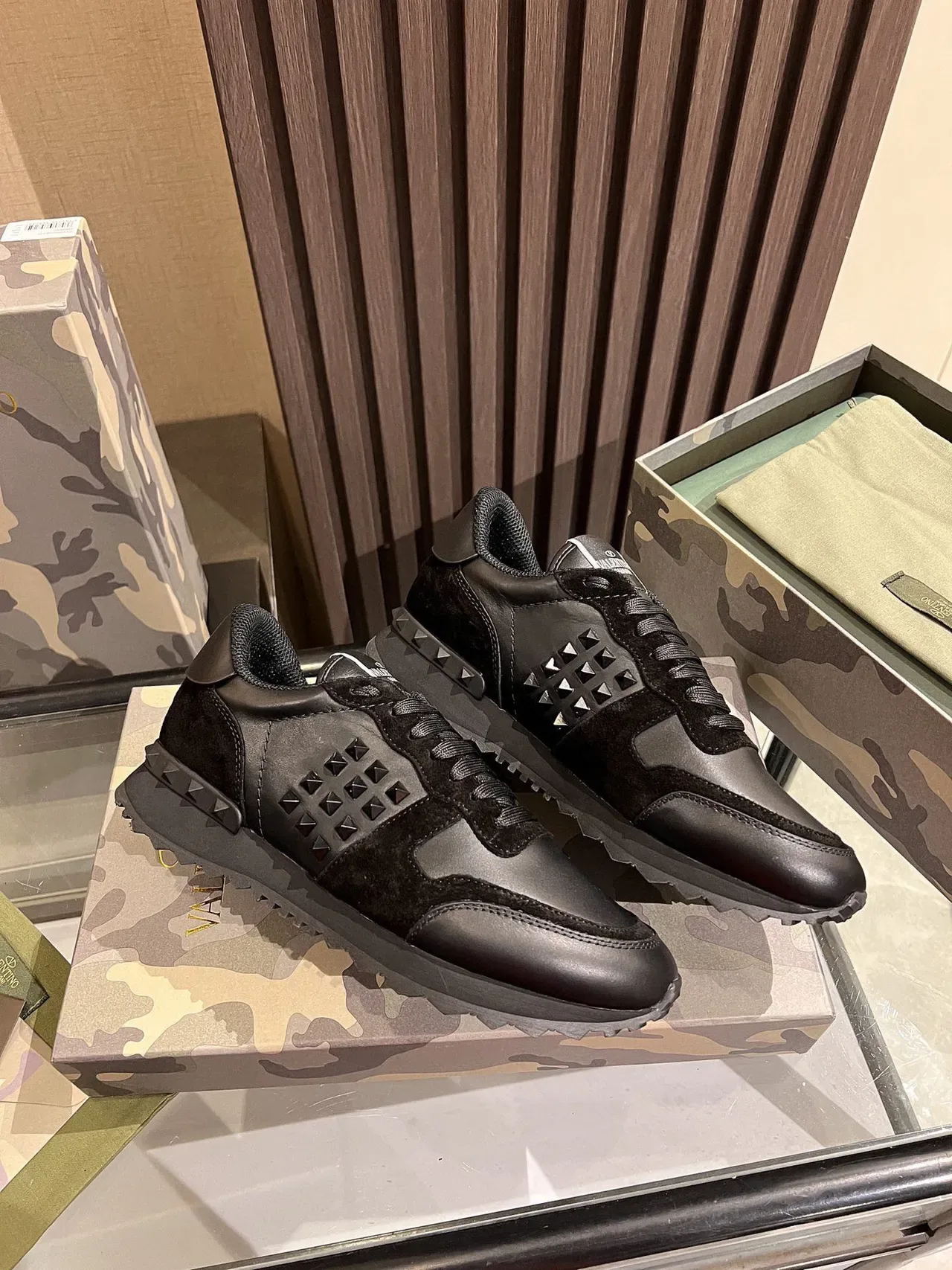 Valentino Rockstud Tênis Lifestyle Pretos de Couro-Suede com Studs 4