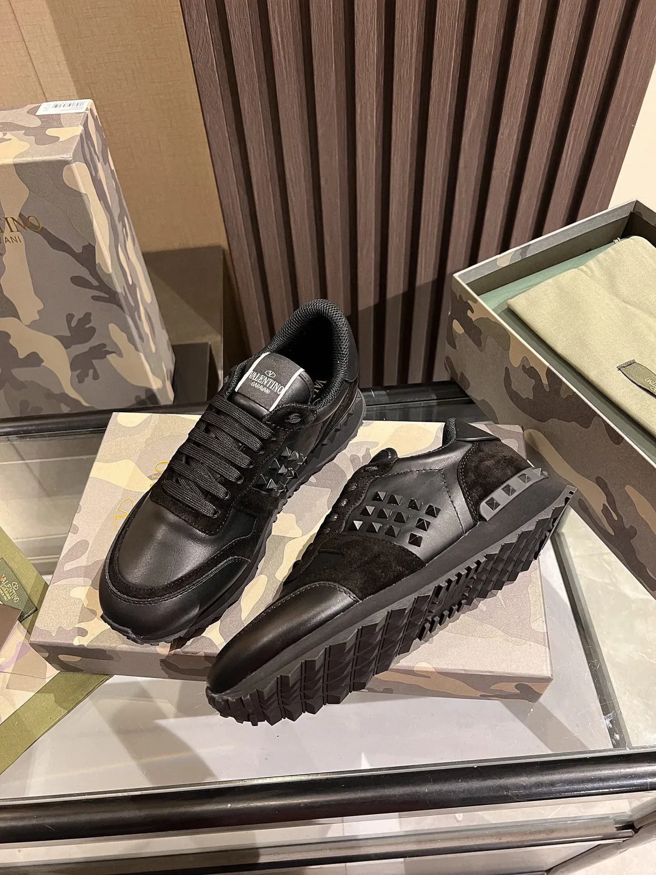 Valentino Rockstud Tênis Lifestyle Pretos de Couro-Suede com Studs 9