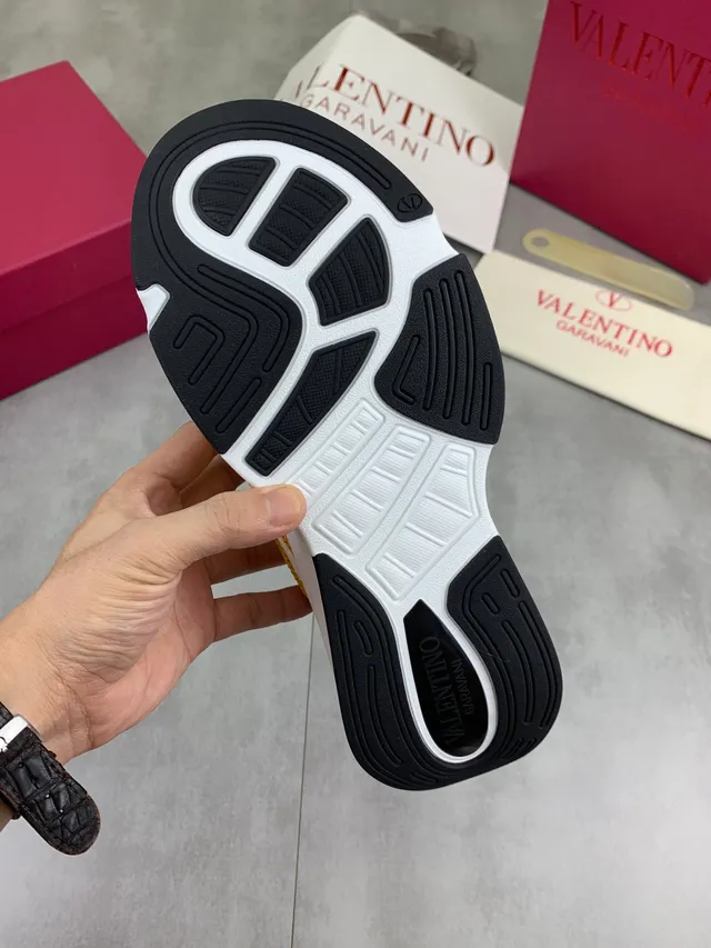 Valentino Rockstud Semelle Jaune Blanche Maille Et Daim Superposition Sneakers Chunky 2