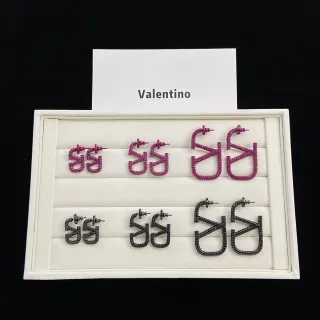 Valentino VLTN Pavé entrelaçados Double-V Stud Brincos