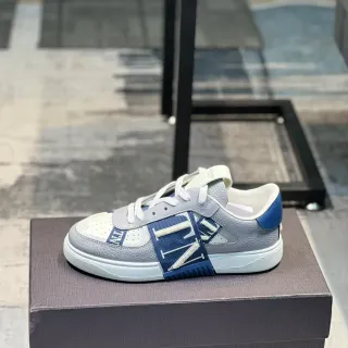 Valentino VLTN धूसर सफेद नीला लाइफस्टाइल स्नीकर