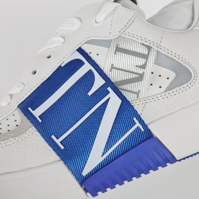 Valentino VLTN সাদা এবং রয়েল ব্লু লাইফস্টাইল স্নিকার 6