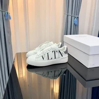 Valentino VLTN সাদা প্ল্যাটফর্ম লাইফস্টাইল স্নিকার