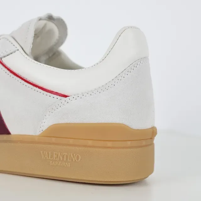 Valentino Blancos y Burdeos Low-Top Ante y Cuero Upper Lifestyle Sneakers 4