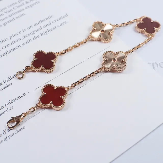 Van Cleef & Arpels Alhambra Pulseira Cinco Motivos Esmalte Vermelho e Ouro 6