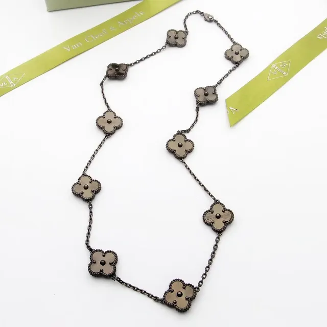 Van Cleef & Arpels Alhambra Five-Petal Clover Motif Chain Bracelet 6