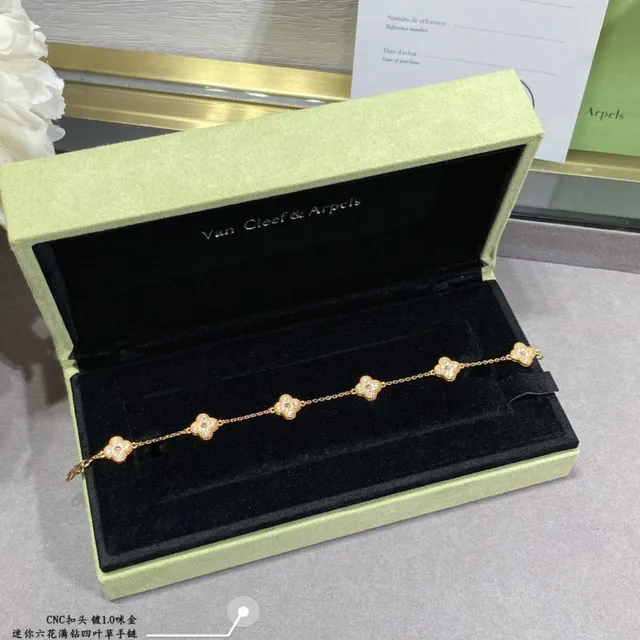 Van Cleef & Arpels Alhambra Five-Petal Floral Pavé Bracelet 2