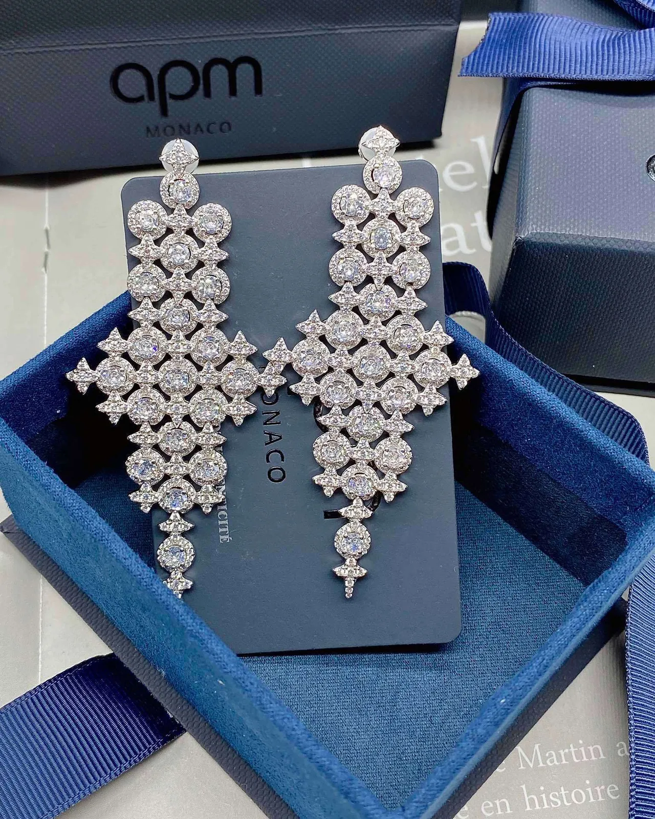 Van Cleef & Arpels चांदेलियर Pavé क्रॉस मोटिफ कर्णफूल 5