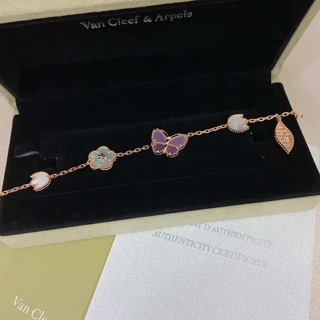 Van Cleef & Arpels Sweet Alhambra نقشة الفراشة سوار ذهبي 4