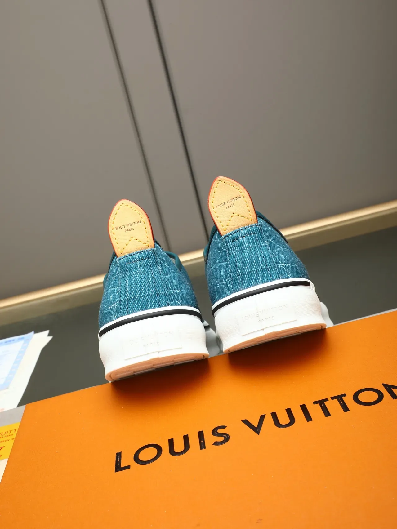 Vans سنيكرز لايف ستايل أزرق أبيض مقصوص تيل كانفاس علوية أربطة فروية 4