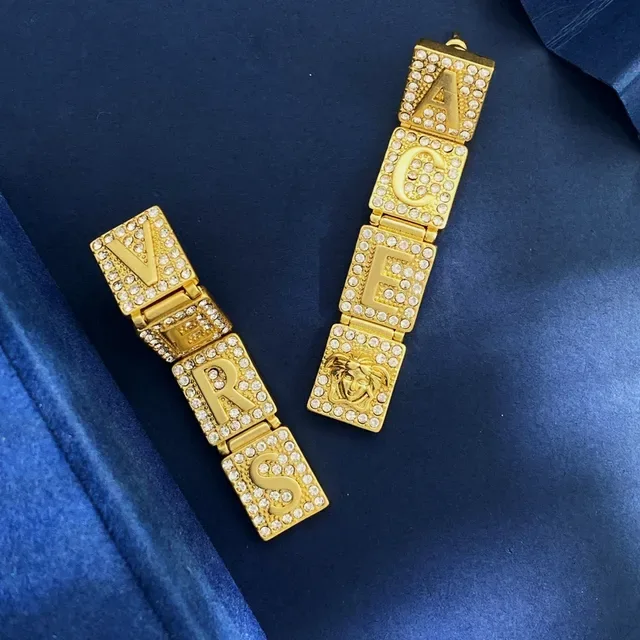 Brincos Versace Alphabet Letra-Bloque Ouro Prata Pavé-Crystal 3