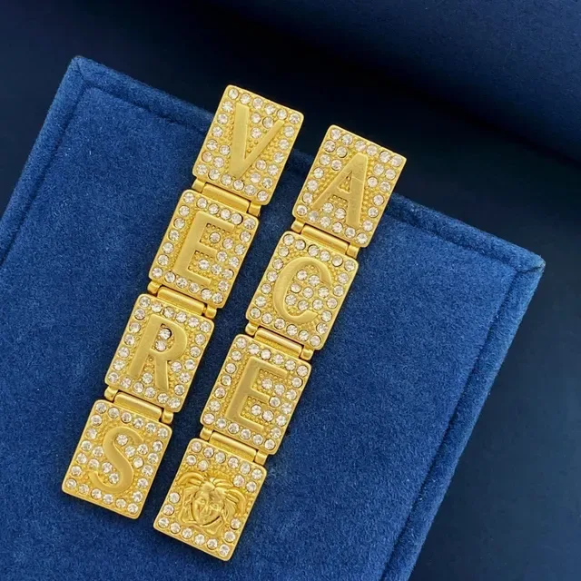 Brincos Versace Alphabet Letra-Bloque Ouro Prata Pavé-Crystal 4