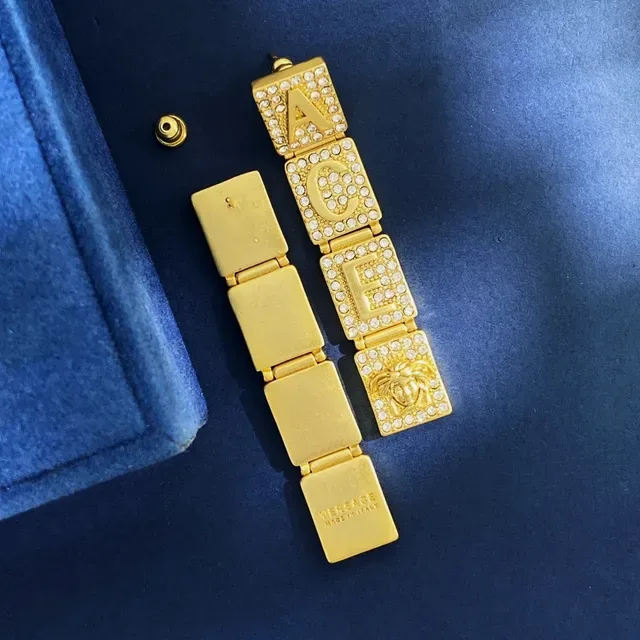 Brincos Versace Alphabet Letra-Bloque Ouro Prata Pavé-Crystal 7