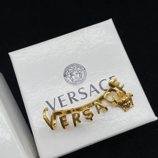 Versace Alphabet Medusa Ear Cuff Aros Dorado 2