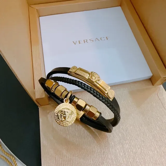 Versace Pulseira de Couro Trançado Preto e Dourado com Metal 9