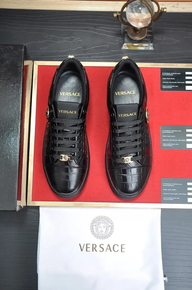 Versace Chain Reaction Negro y Rojo Medusa Medallion Zapatillas Lifestyle 9