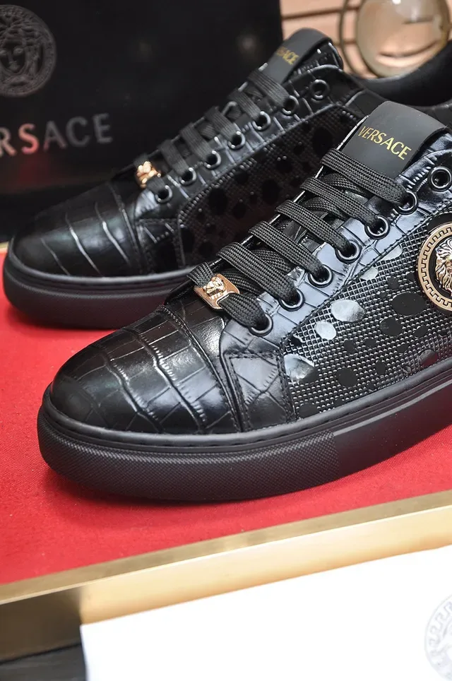Versace Chain Reaction Sneakers Lifestyle Noires Croc-Embossed Medusa 3