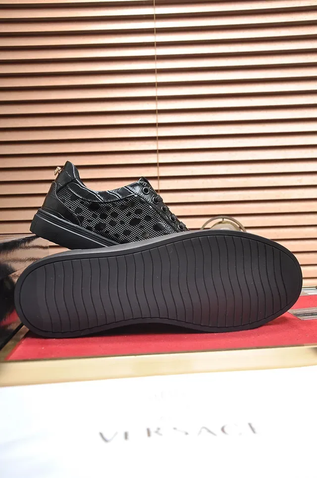 Versace Chain Reaction Sneakers Lifestyle Noires Croc-Embossed Medusa 4