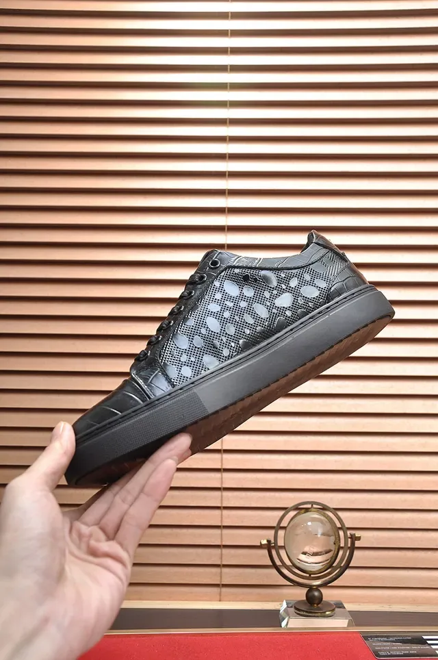 Versace Chain Reaction Sneakers Lifestyle Noires Croc-Embossed Medusa 6