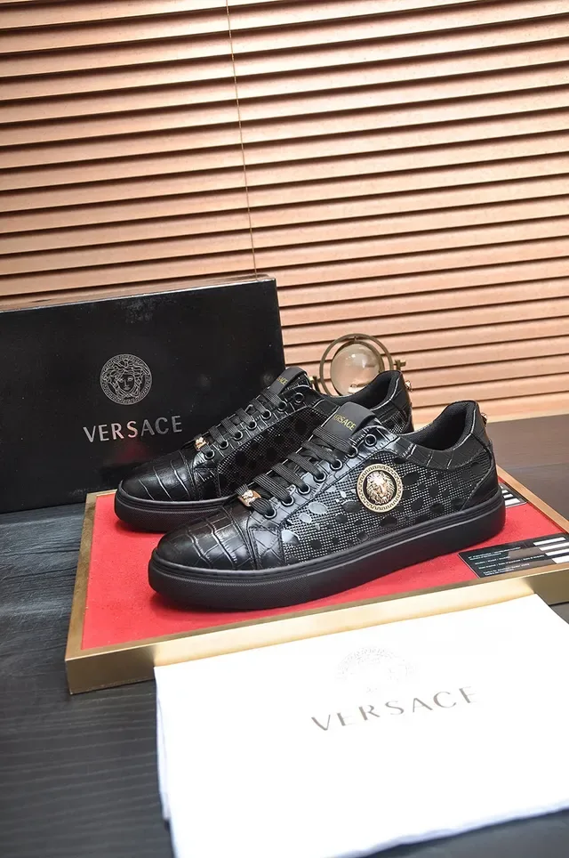 Versace Chain Reaction Sneakers Lifestyle Noires Croc-Embossed Medusa 7