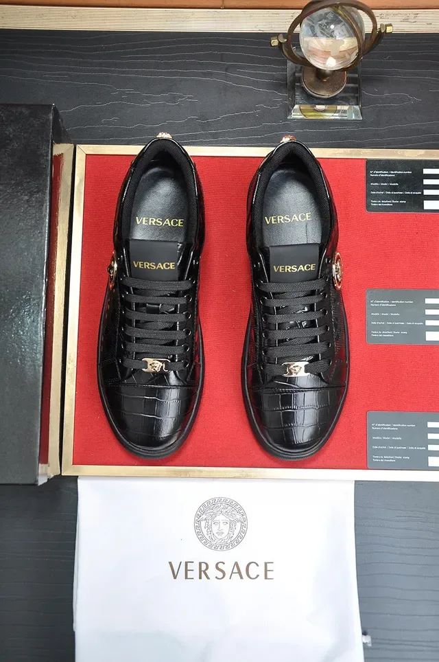 Versace Chain Reaction Sneakers Lifestyle Noires Croc-Embossed Medusa 9