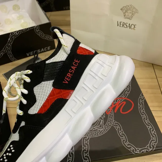 Versace Chain Reaction أسود أبيض أحمر حذاء رياضي سميك 3