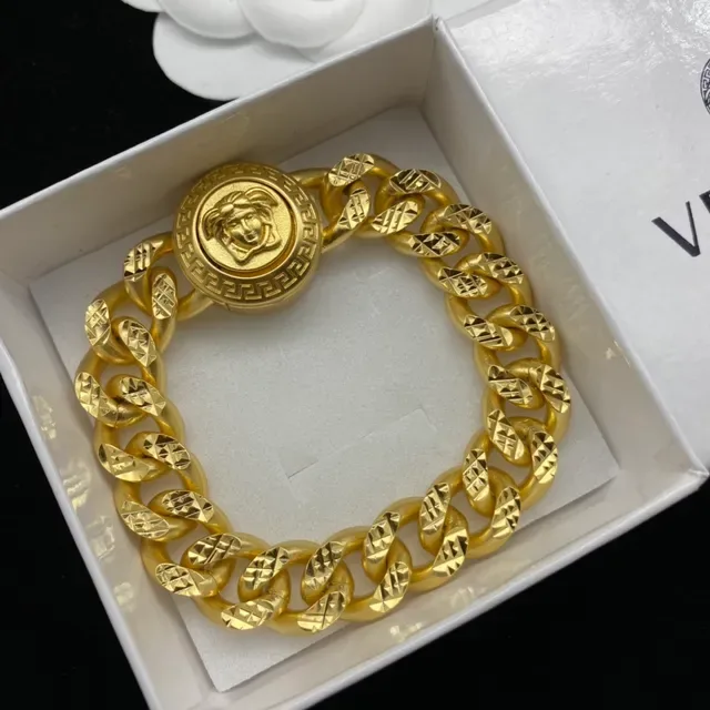 Colar Versace Chain Reaction Medusa Curb Chain de Ouro 5