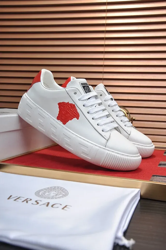 Versace Chain Reaction सफेद और लाल Medusa Logo Lifestyle Sneakers 8