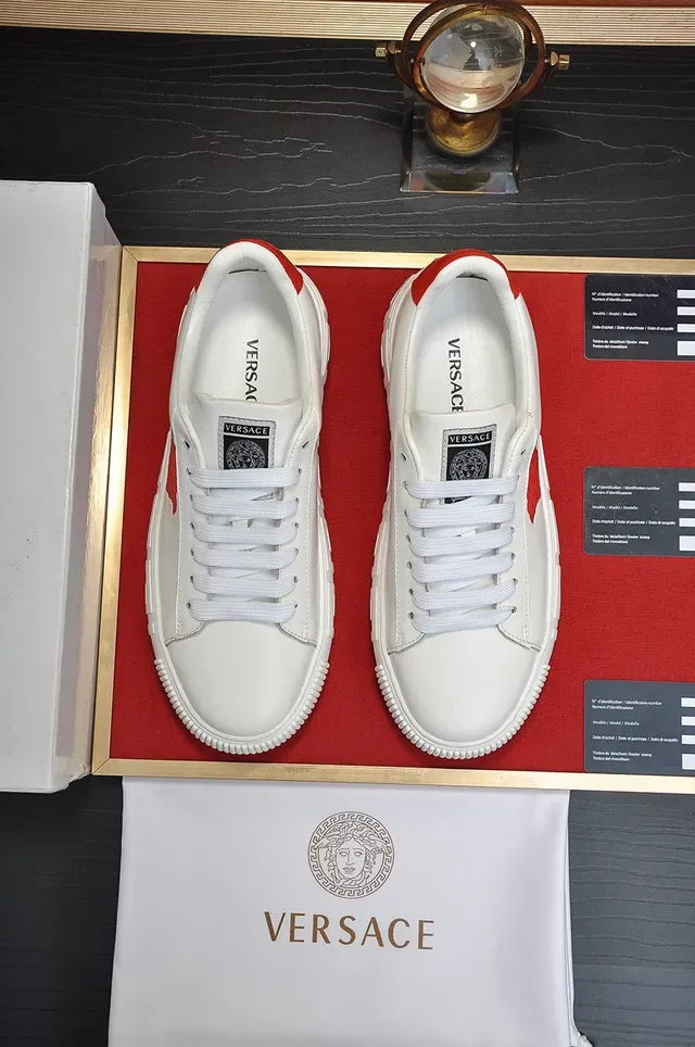 Versace Chain Reaction सफेद और लाल Medusa Logo Lifestyle Sneakers 9