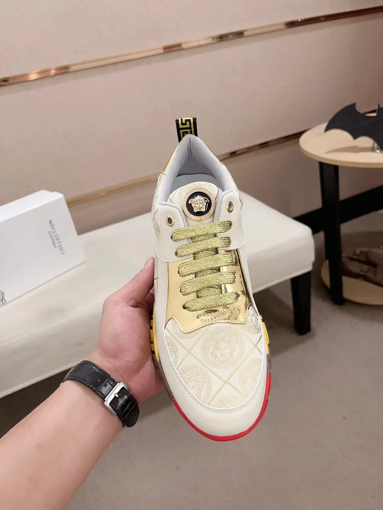 Versace Chain Reaction أحذية رياضية نمط حياة أبيض ذهبي أحمر أصفر أسود 2