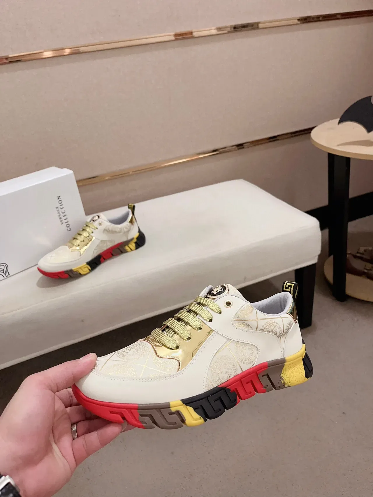 Versace Chain Reaction أحذية رياضية نمط حياة أبيض ذهبي أحمر أصفر أسود 3