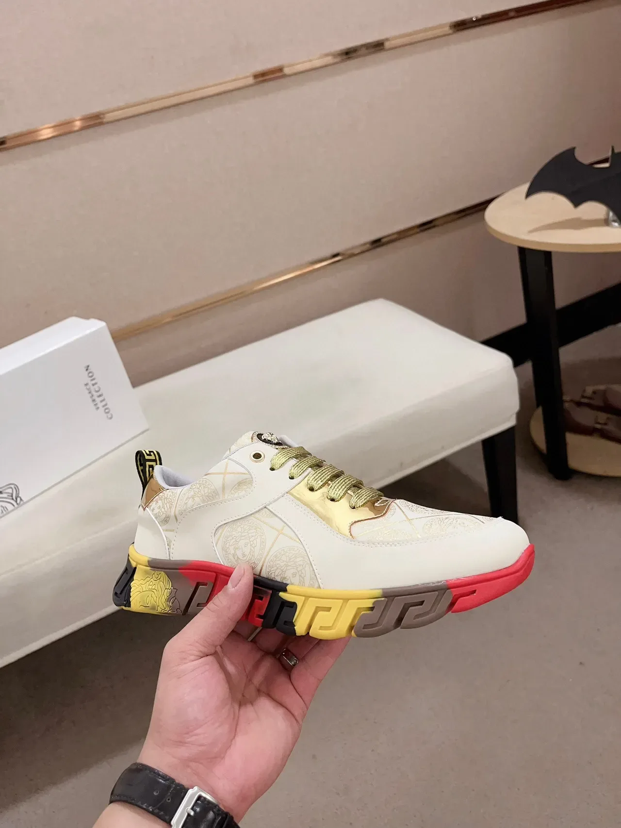 Versace Chain Reaction أحذية رياضية نمط حياة أبيض ذهبي أحمر أصفر أسود 4