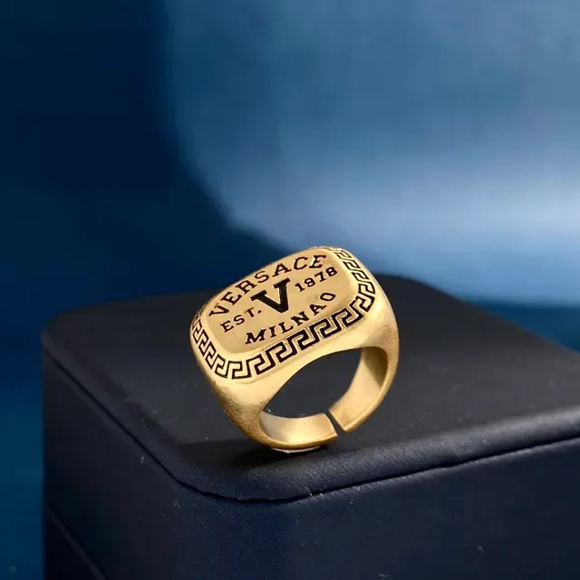 Bague Versace Or Signet-Style Gravé Greca Border 6