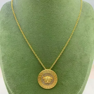 Versace Colar de Medalhão Circular de Ouro e Prata com Embellissement de Cristal Pavé